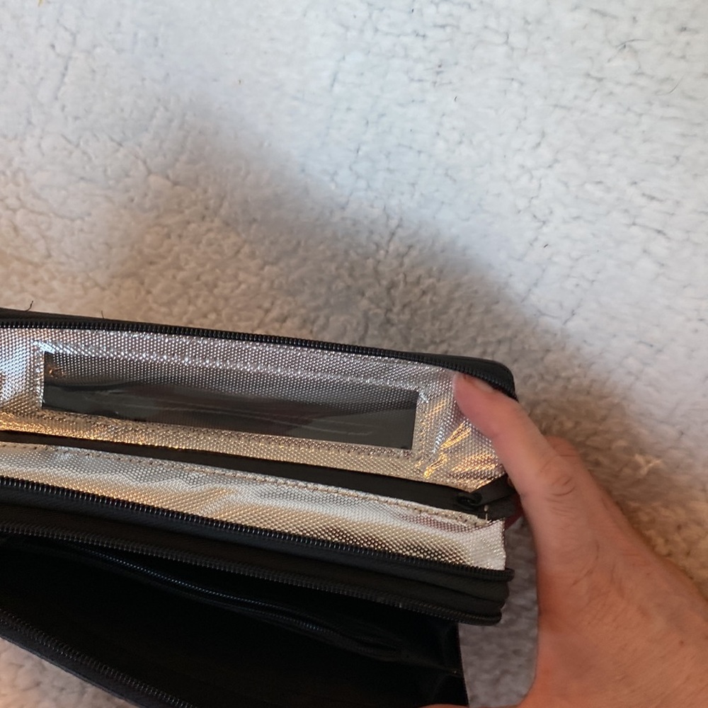 Wallet - Picture 4 of 4